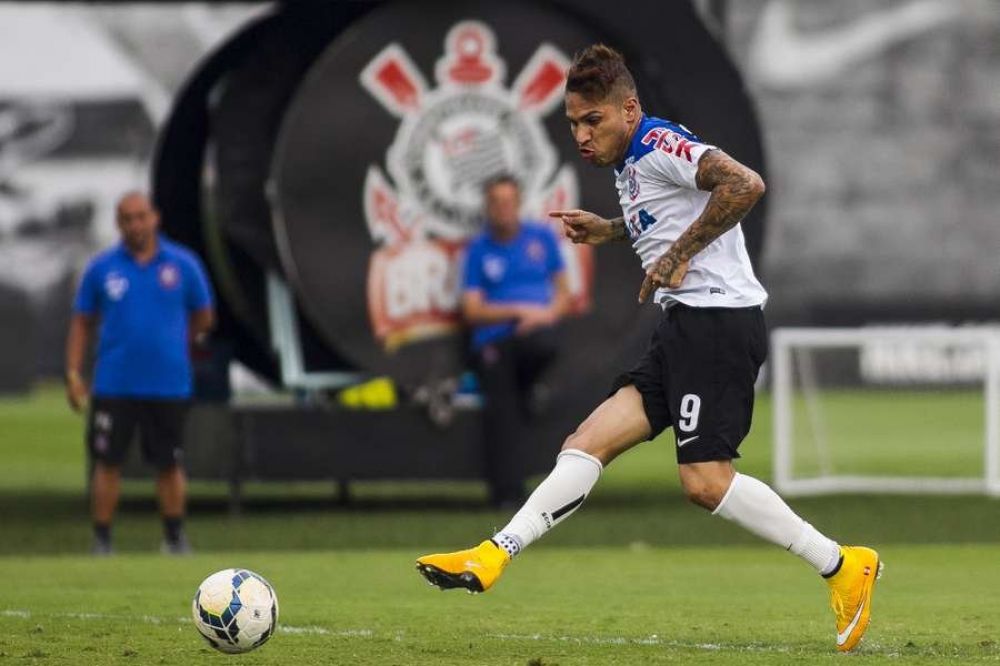 Guerrero marcou gols importantes pelo Corinthians. Foto: Daniel Vorley / AGIF / Folhapress / CP Mem&oacute;ria