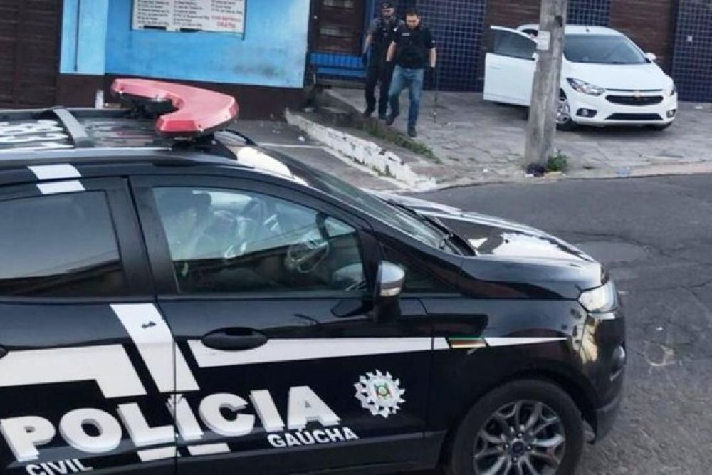 Pol&iacute;cia cumpre oito mandados de pris&atilde;o