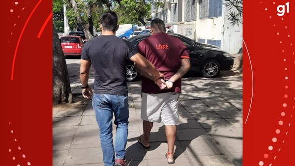 Homem suspeito de chefiar tráfico de drogas em comunidade de Porto Alegre — Foto: Polícia Civil/Divulgação