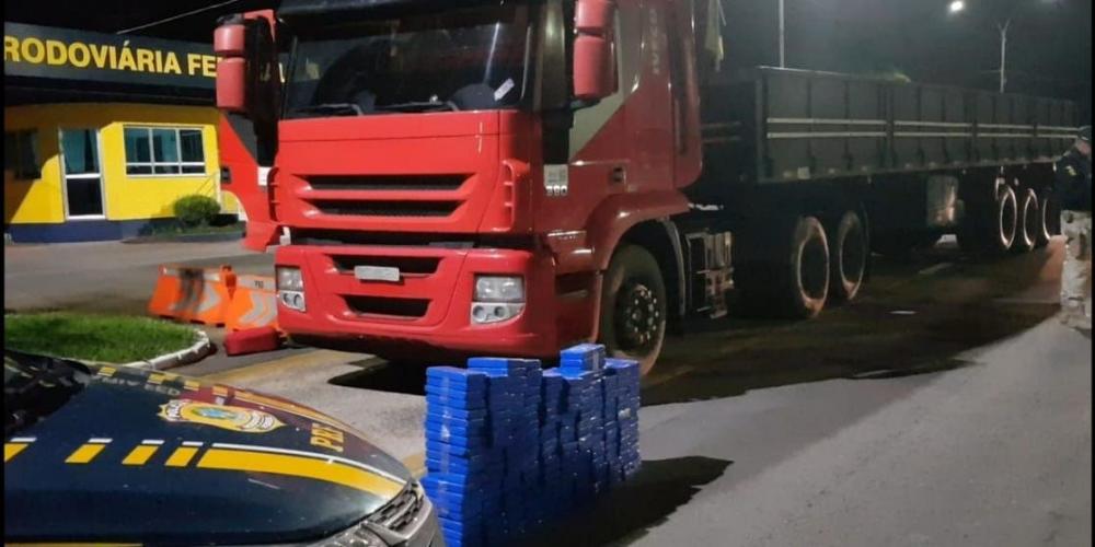 PRF apreendeu mais de 200 quilos de cocaína na noite desta segunda-feira | Foto: PRF / Divulgação / CP