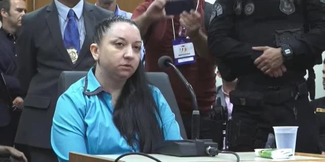 Alexandra Salete Dougokenski notificou desaparecimento antes de, na época, confessar crime | Foto: Tribunal de Justiça / Youtube / Reprodução / CP