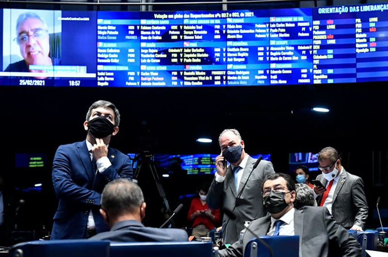 Foto de sessão deliberativa semipresencial do Senado, em 2021, ilustra relatório mundial - Waldemir Barreto/Agência Senado