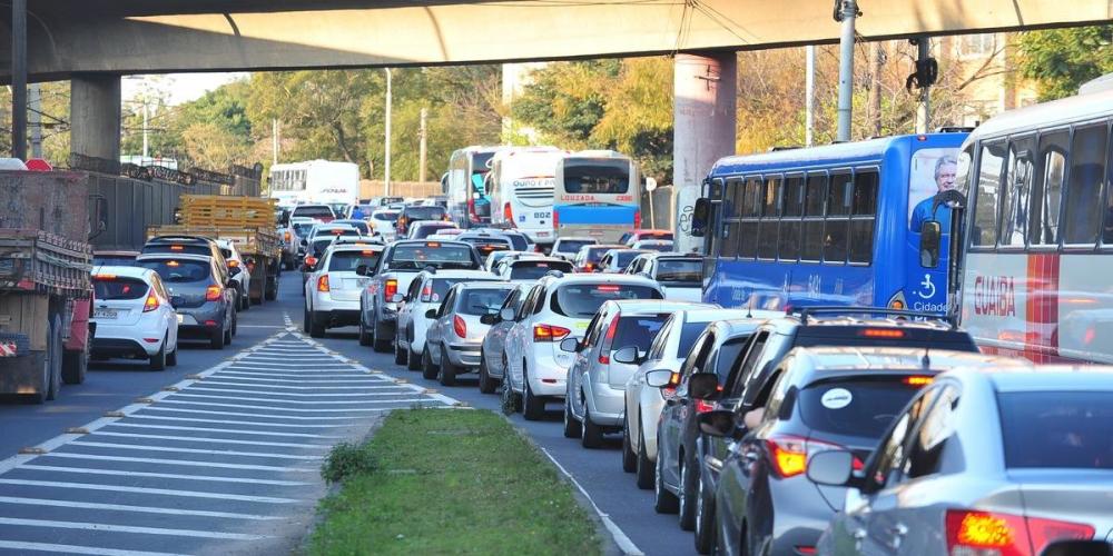 Pela proposta, veículos com placas de outros municípios pagariam pedágio para entrar em Porto Alegre | Foto: Fabiano do Amaral / CP Memória