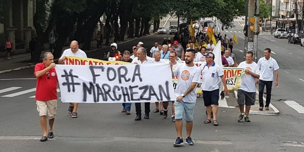 Protesto de Rodoviários contra o pacote sugerido pela prefeitura de Porto Alegre | Foto: Álvaro Grohmann / Especial / CP