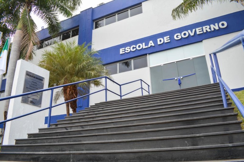 Secom-MT