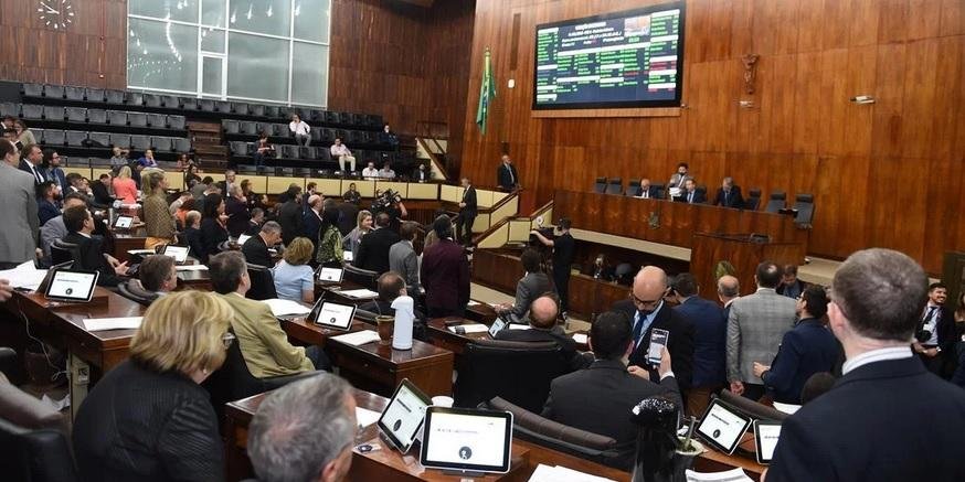 Assembleia volta a analisar medidas propostas por Leite | Foto: Vinicius Reis / AL / CP