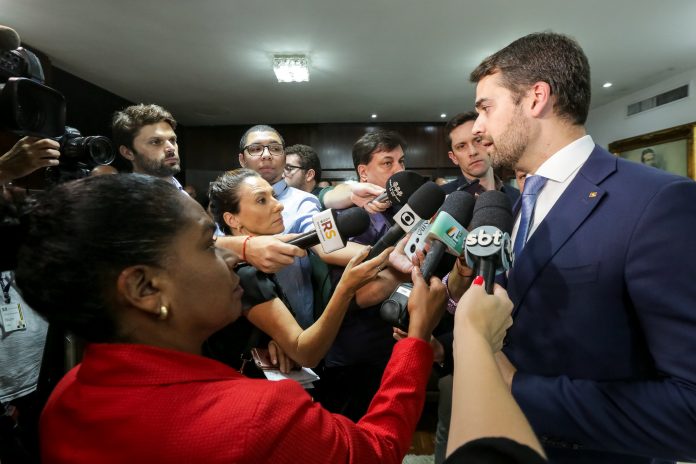 Eduardo Leite comentou processo de adesão ao Regime de Recuperação Fiscal do governo federal | Foto: Gustavo Mansur/Palácio Piratini
