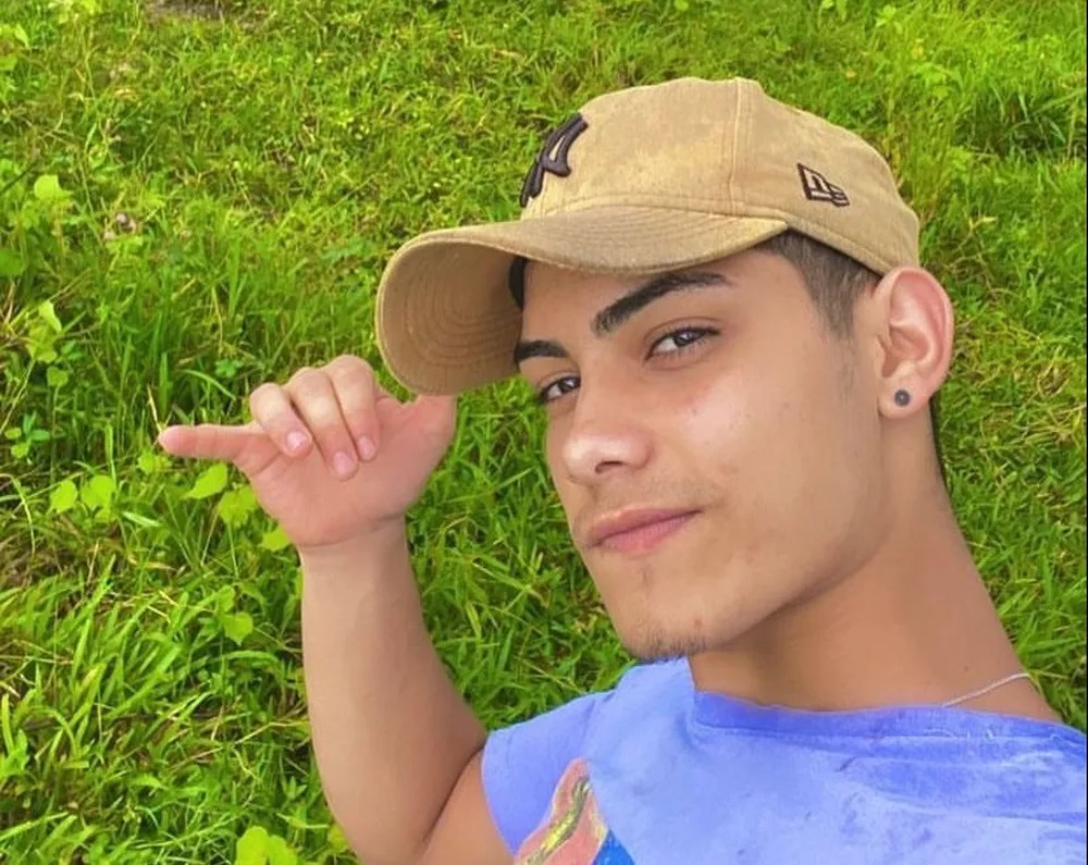Tiktoker Gabriel Netto morreu aos 20 anos em represa de Minas Gerais; ele tinha 1,5 milhão de seguidores — Foto: Reprodução/Redes Sociais