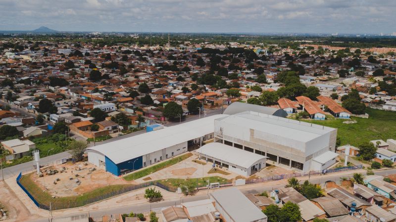 Os investimentos na nova escola do Pedra 90 foram de R$ 7.831.454,23, recursos próprios do Estado - Foto por: David Borges