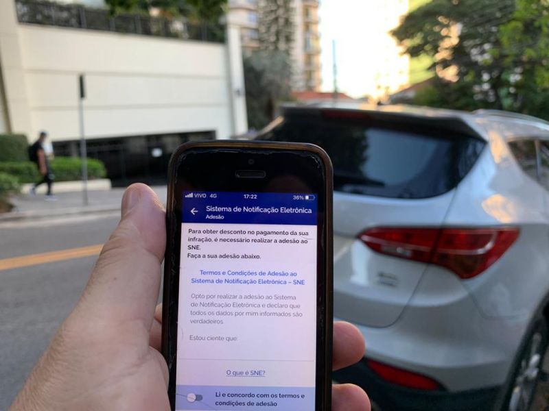 Em São Paulo, motoristas que instalaram o app da CDT já podem aderir ao sistema e garantir os descontos - (Foto: Angélica Sales/R7)