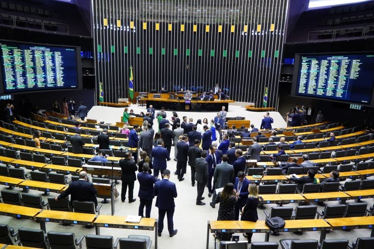 Deputados em sessão do Plenário - (Foto: Pablo Valadares/Câmara dos Deputados)