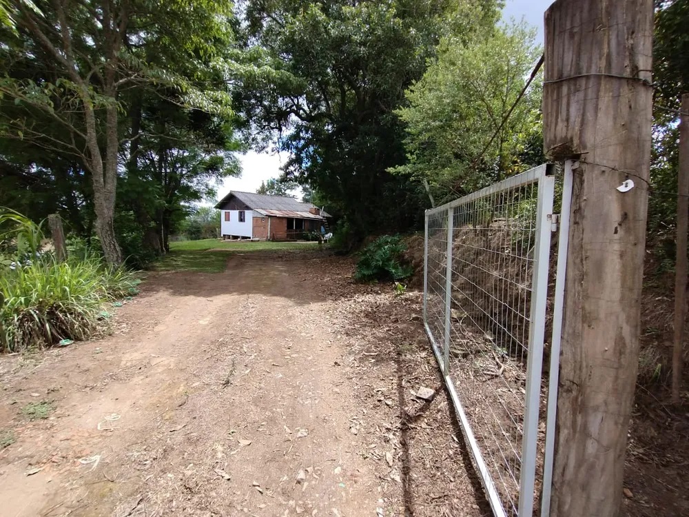 Mulher estava sozinha em casa quando foi surpreendida por cinco homens — Foto: Bruno Reinehr/Rádio Uirapuru