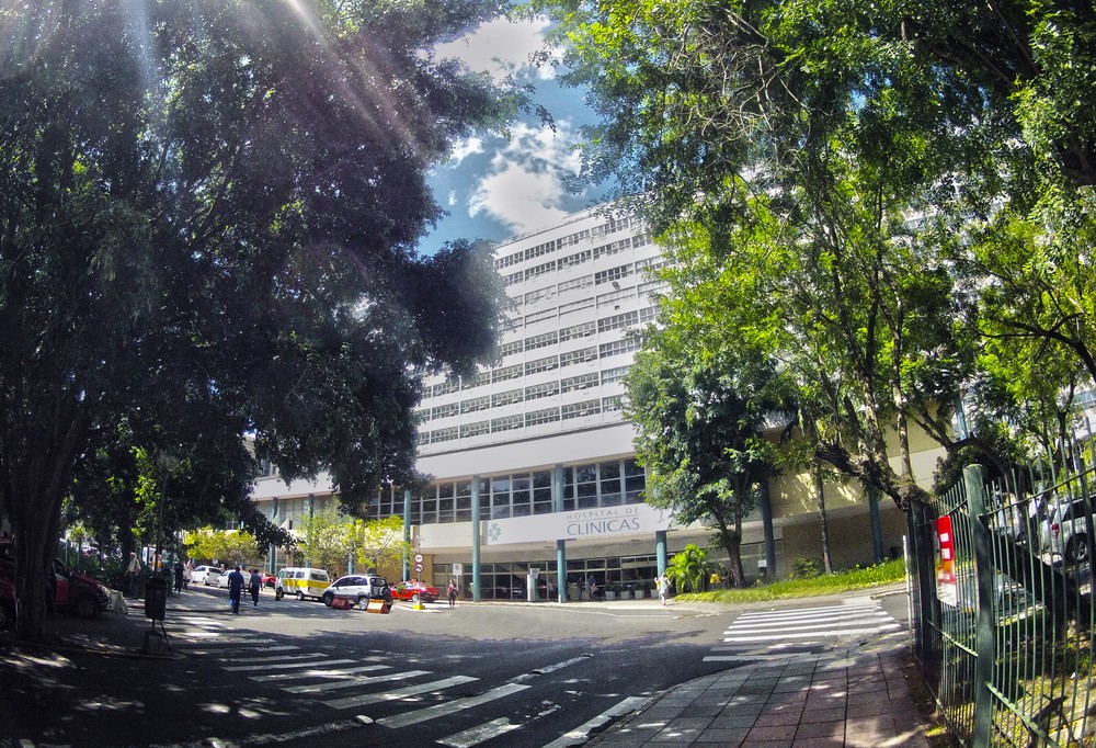 Hospital de Clínicas, em Porto Alegre, é uma das instituições de saúde afetadas pelo desabastecimento e cancelou cirurgias eletivas — Foto: Divulgação/Hospital de Clínicas
