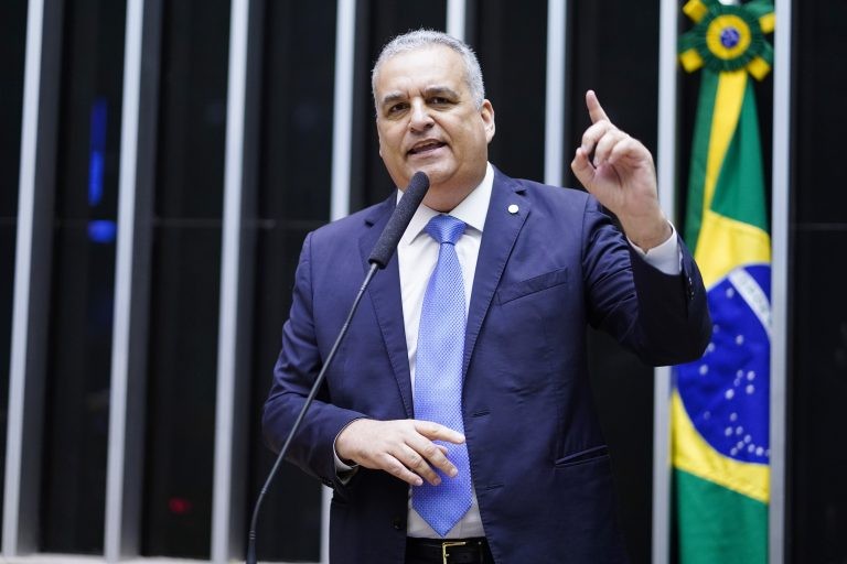 O autor da proposta, deputado Alfredo Gaspar - (Foto: Pablo Valadares / Câmara dos Deputados)