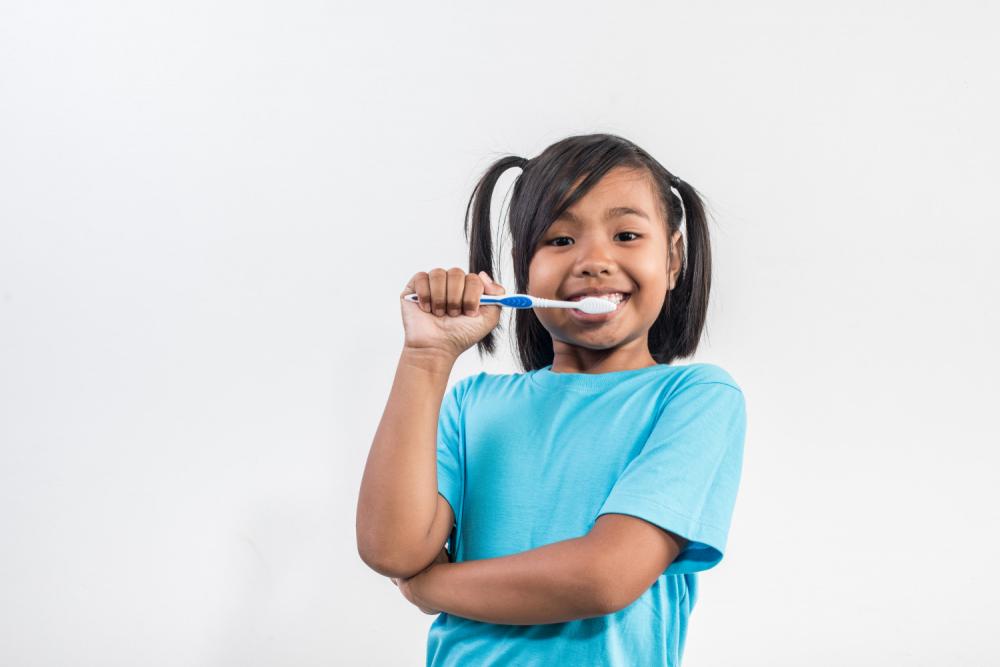 Escovando os dentes