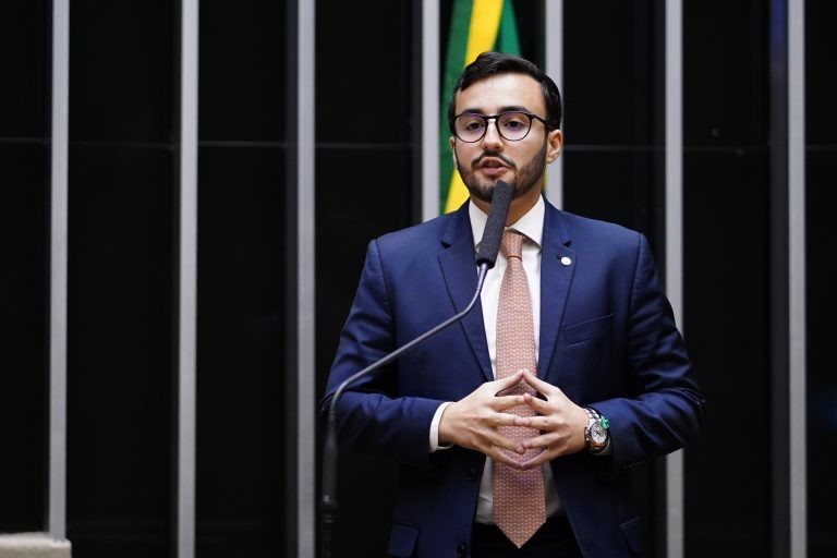 Lula da Fonte: proposta busca dar previsibilidade financeira aos municípios - (Foto: Pablo Valadares/Câmara dos Deputados)