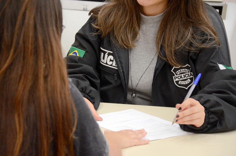 O projeto prevê atendimento imediato à mulher que acionar a sinalização de emergência - SSP-PR