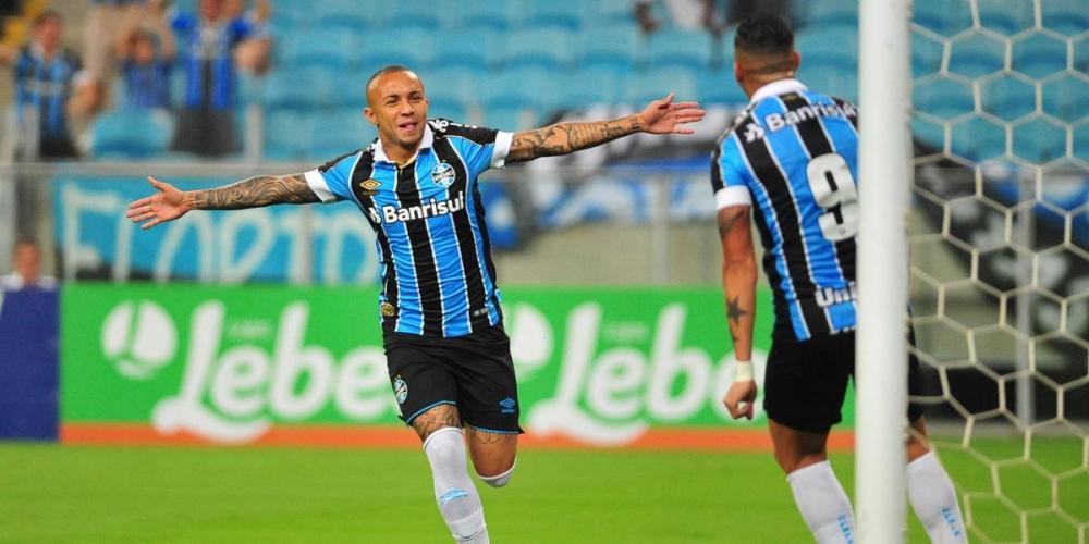 Everton marcou um dos cinco gols na goleada sobre o Esportivo na Arena | Foto: Fabiano do Amaral
