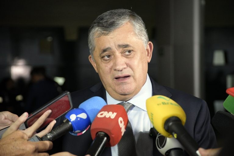 O autor da proposta, deputado José Guimarães - (Foto: Alan Rones/Câmara dos Deputados)