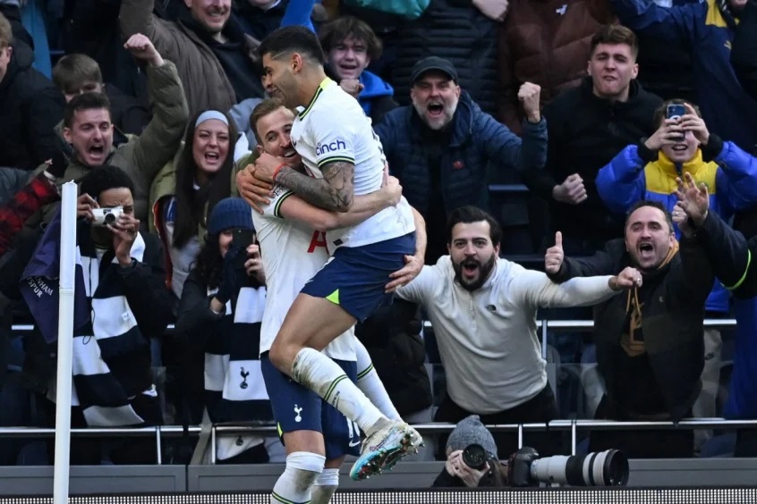 Tottenham vive grande fase na Premier League antes de encarar o Woverhampton (Foto: JUSTIN TALLIS / AFP)