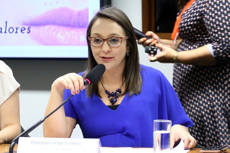 Deputada Renata Abreu, autora do projeto de lei - (Foto: Vinicius Loures/Câmara dos Deputados)