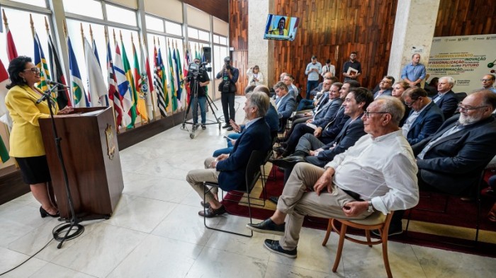 Secretária Marjorie Kauffmann destacou importância do alinhamento entre Executivo e Legislativo -Foto: Celso Bender/AL