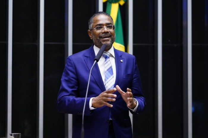 O autor da proposta, deputado Márcio Marinho - (Foto: Pablo Valadares/Câmara dos Deputados)