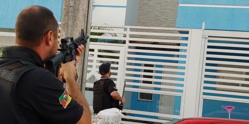 Polícia Civil deflagrou operação para atacar o braço financeiro de organização criminosa que atua na Lomba do Pinheiro | Foto: Polícia Civil / Divulgação / CP