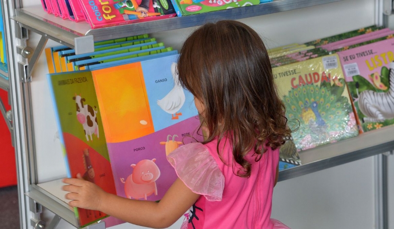 A prática da leitura contribui para o desenvolvimento de capacidades como pensar, interpretar, falar, aprender e conviver. (Foto: Wilson Dias/Agências Brasil)