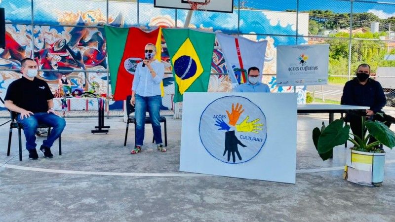 Ato em Bento Gonçalves marcou o início dos primeiros pagamentos dos 4.587 contemplados no edital Ações Culturais das Comunidades - Foto: Divulgação Sedac