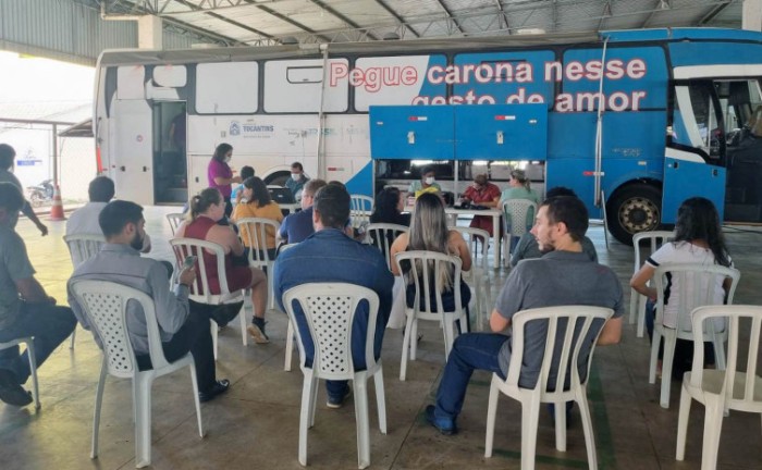 Ação segue até às 17h30 na feira municipal da cidade - Foto: SES/Governo do Tocantins