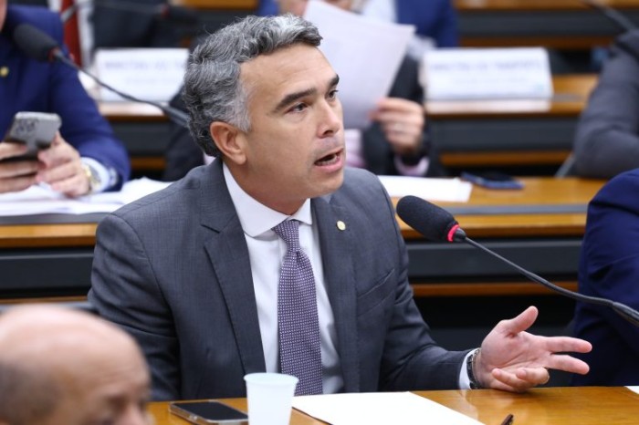 Rafael Brito, autor da proposta - (Foto: Vinicius Loures/Câmara dos Deputados)