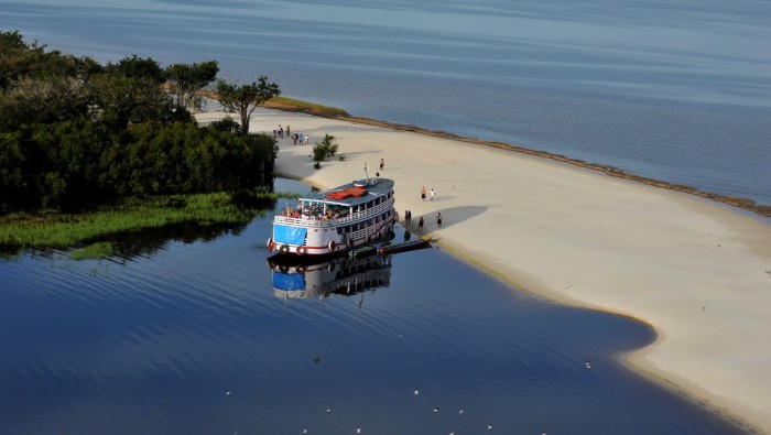 Praia da Lua, em Manaus (AM). Crédito: Mário Oliveira/MTur Destinos