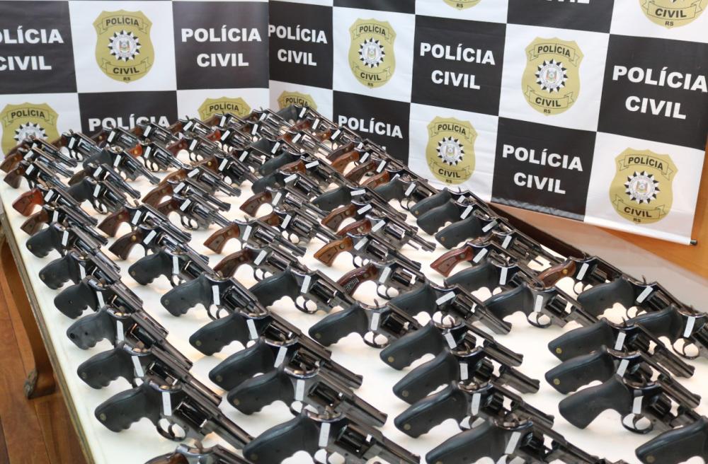 Repasse foi formalizado em cerimônia no Palácio da Polícia. Foto: Polícia Civil do Rio Grande do Sul/Divulgação