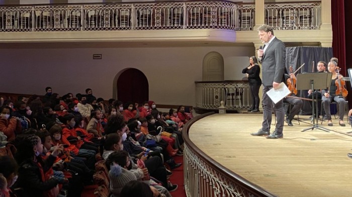 Maestro Evandro Matté apresentará um repertório composto por obras eruditas e populares, de autores brasileiros e estrangeiros -Foto: Diego da Maia