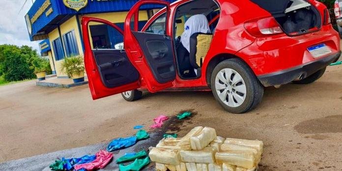 As duas traficantes foram presas em flagrante | Foto: Divulgação PRF / CP
