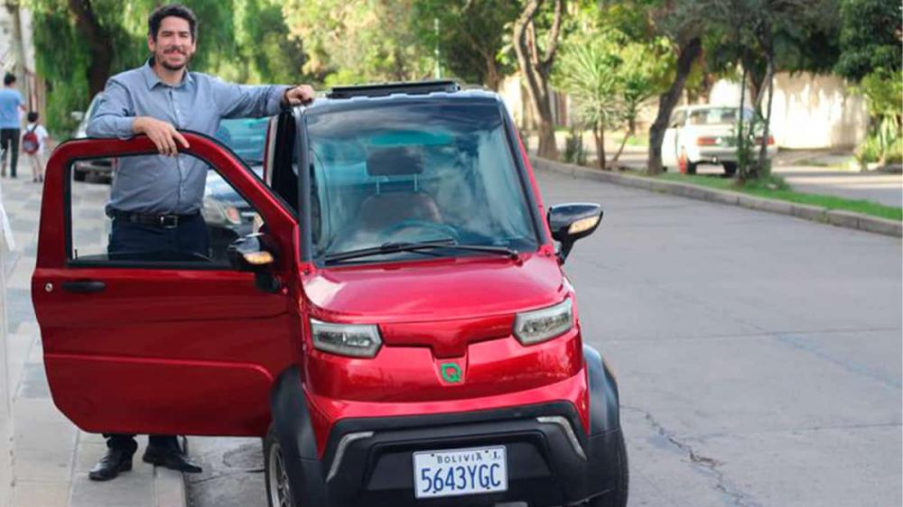 Carrinho elétrico da boliviana Quantum aguenta percorrer 95 km antes de precisar de recarga (Imagem: The Wall Street Journal)