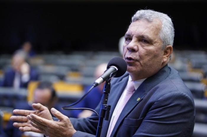 Alberto Fraga vai presidir o novo grupo - (Foto: Pablo Valadares / Câmara dos Deputados)