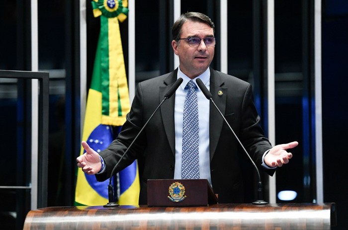 Ação parece tentativa de achar 
