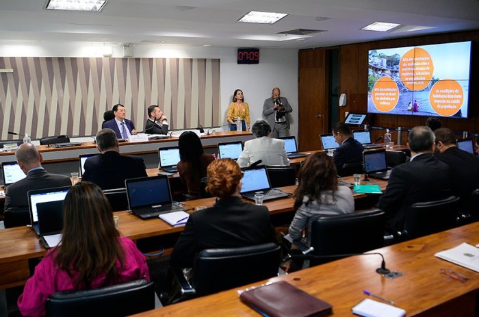 Comissão mista que analisa MP fez audiência pública com especialistas nesta quinta - Foto: Pedro França/Agência Senado