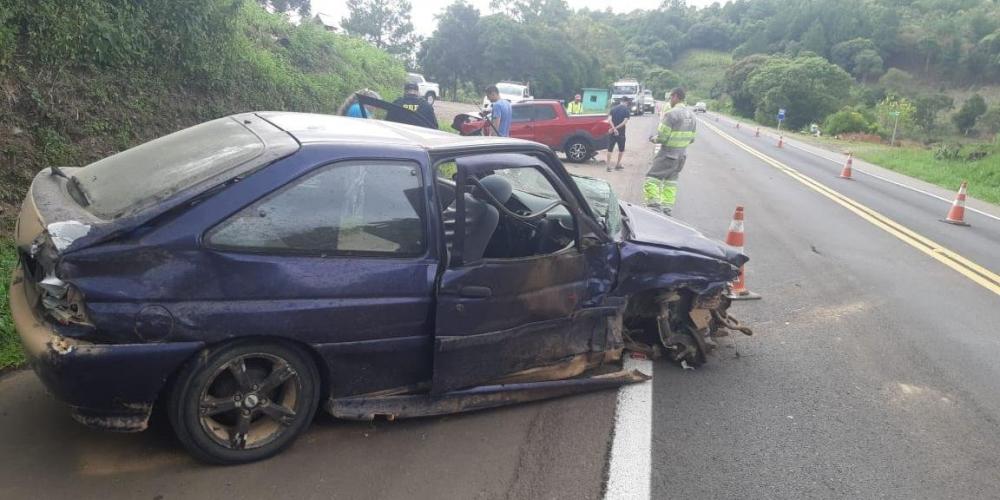 Colisão entre dois veículos ocorreu no km 286 nesta terça-feira | Foto: Polícia Rodoviária Federal de Lajeado / Divulgação / CP