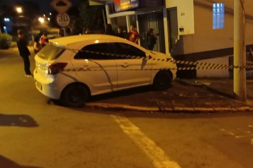 Homens tentaram roubar carro de policial militar em Novo Hamburgo — Foto: Brigada Militar/Divulgação