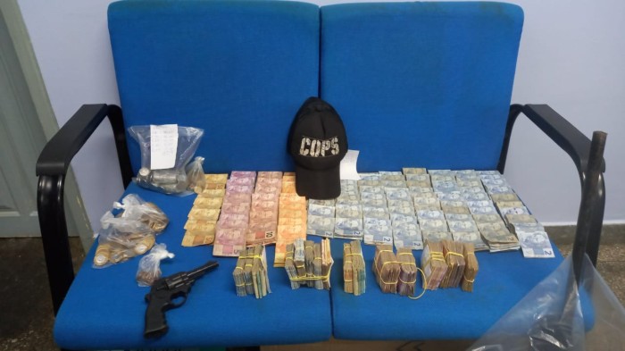 17 mil reais apareendidos – FOTOS: Divulgação/PC-AM.
