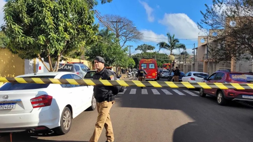 Foto: Divulgação / Policiais isolaram o Colégio Estadual Professora Helena Kolody, em Cambé (PR), depois de atentado a tiros