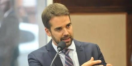 A proposta altera alíquotas de contribuição, prevê a cobrança de dependentes, entre outros pontos | Foto: Alina Souza