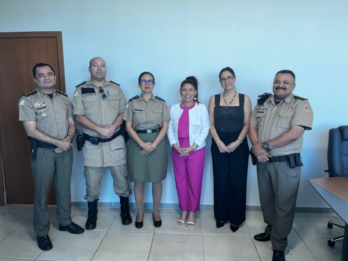 Secretária de Desenvolvimento Social, Adriana Aguiar recebeu os membros da corporação na Sedes - Fotógrafo:Shelen Assakawa