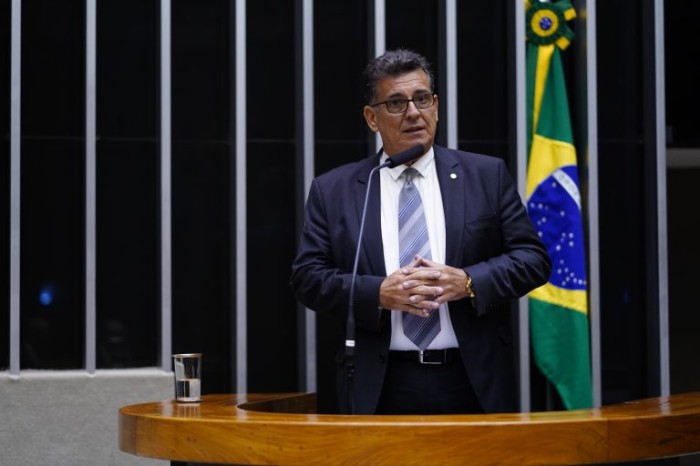 Coronel Meira, autor do projeto - (Foto: Pablo Valadares/Câmara dos Deputados)