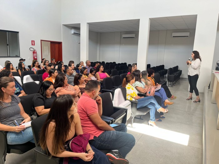 Diretora do Departamento de Condicionalidades da Secretaria Nacional de Renda de Cidadania, Eutália Barbosa, apresentou índices e dados sobre Palmas - Fotógrafo:Divulgação