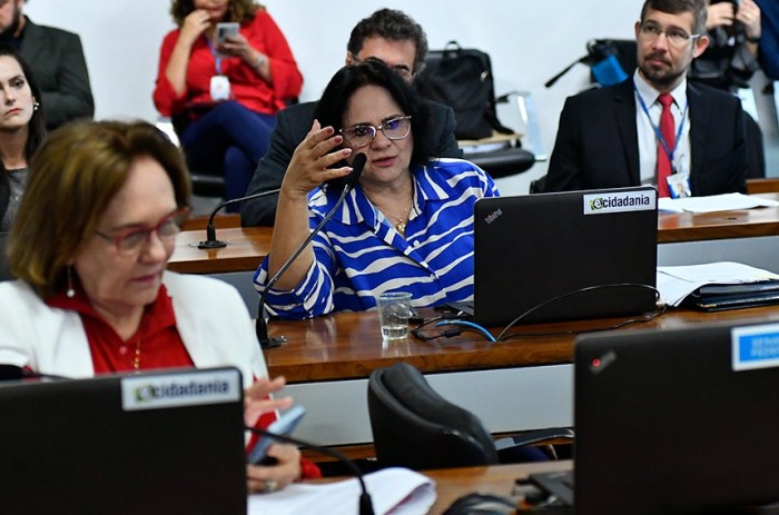Damares deu parecer favorável ao projeto de Hamilton Mourão - Foto: Geraldo Magela/Agência Senado