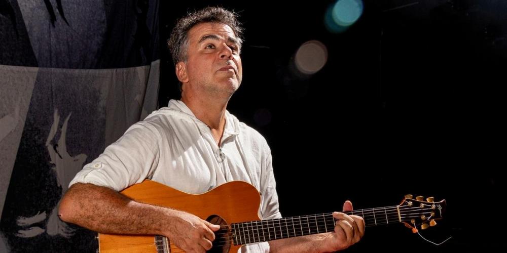 Villeroy acumula quase 40 anos de carreira musical | Foto: Nilton Santolin / Divulgação / CP